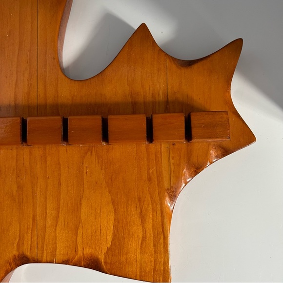 Vintage Solid wood Maple leaf shaped SPOONS RACK - Picture 5 of 7